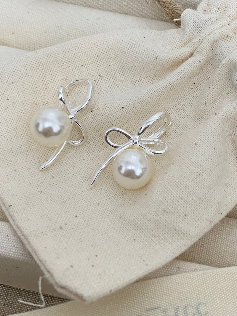 Bow pearl Earrings