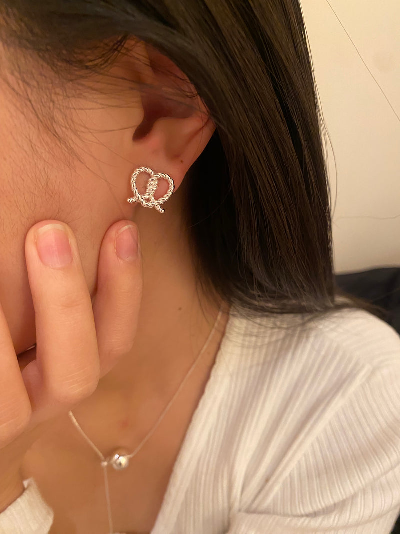 Pretzel Earring